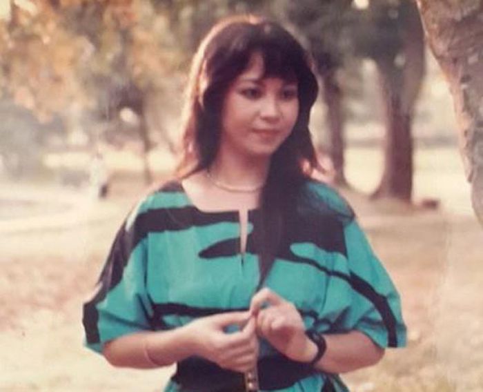 Nhan sắc rực rỡ của bà Nga Thương ngày nắng về thời trẻ-5