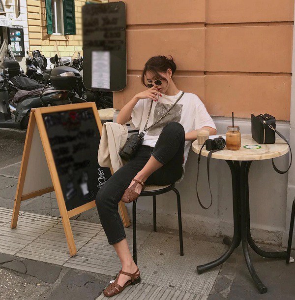 Kiểu sandals mốt nhất hè này, nàng diện ngày nắng hay mưa đều cực xinh-2