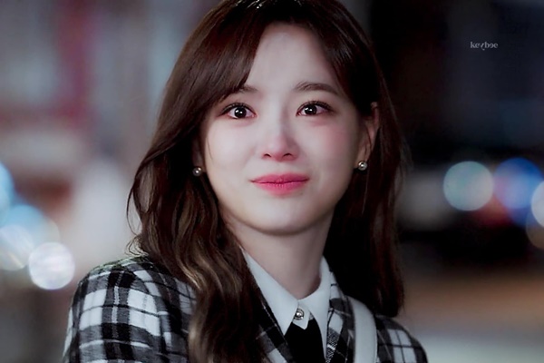 Style công sở của 3 nữ chính Kdrama hot nhất nửa đầu năm 2022: Người đơn giản, người màu mè-17