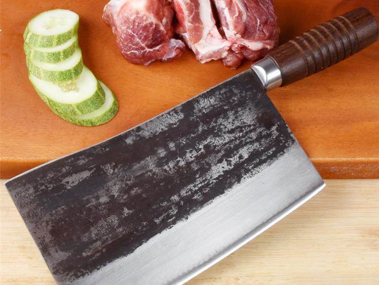 Dao thái thịt trong nhà bếp nên được mài thường xuyên, mách bạn một mẹo nhỏ, không cần đá mài, dao có thể sắc bén ngay-1