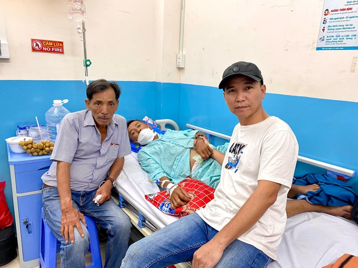 Chạnh lòng hình ảnh mới nhất của nghệ sĩ Thương Tín: Khuôn mặt gầy gò hốc hác-2