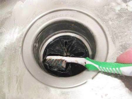 Chậu inox phải rửa thế này mới sạch, làm sai chẳng trách vừa bẩn vừa&nbsp;hôi-3