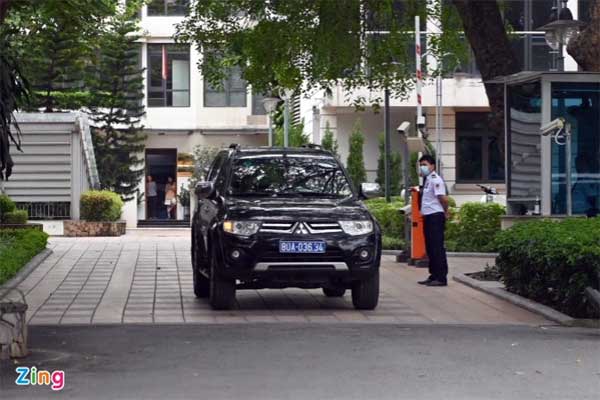 Cảnh sát xuất hiện tại nhà ông Nguyễn Thanh Long-1
