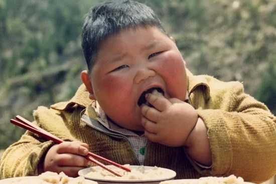 5 thói quen khiến trẻ càng lớn càng xấu, cha mẹ nên chấn chỉnh ngay nếu không muốn bé trở thành