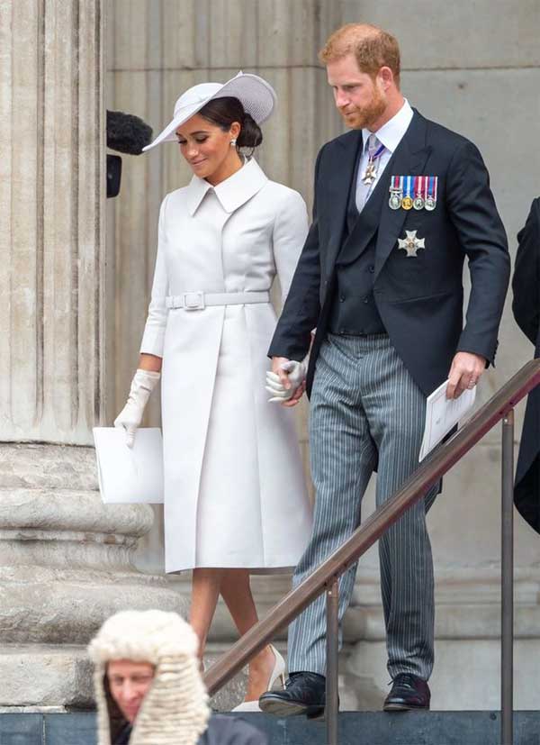 Gia đình Harry - Meghan công khai bức ảnh thứ 2 về con gái Lilibet, dân mạng thích thú trước một chi tiết-2