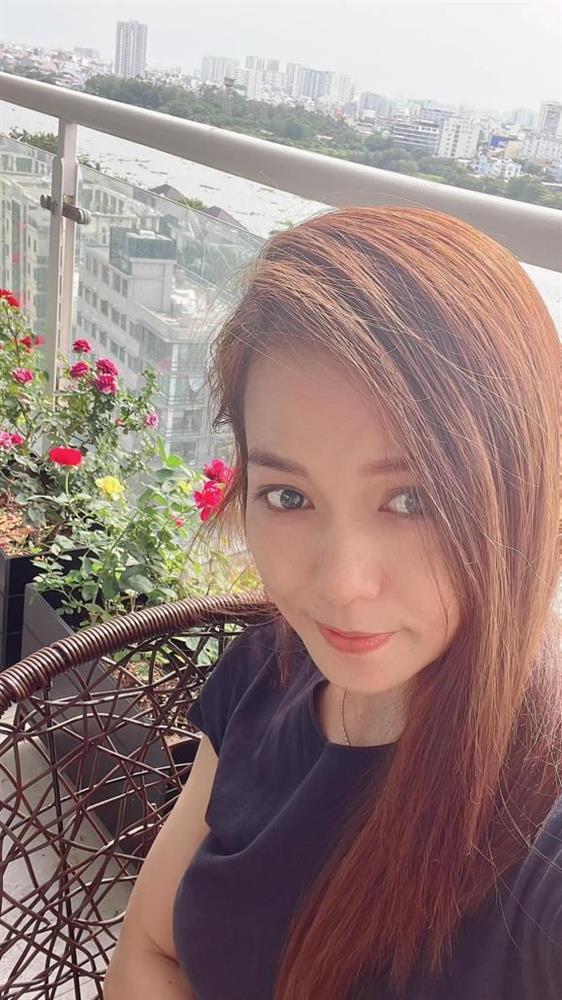 Lý Thanh Thảo Mùi ngò gai khoe khu vườn hoa hồng ngoài ban công, dân tình trầm trồ vì góc chill quá xinh xắn-8