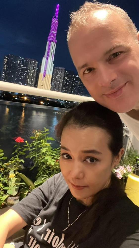 Lý Thanh Thảo Mùi ngò gai khoe khu vườn hoa hồng ngoài ban công, dân tình trầm trồ vì góc chill quá xinh xắn-24