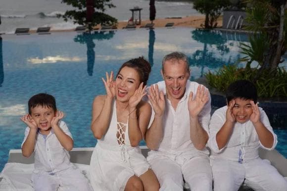 Lý Thanh Thảo Mùi ngò gai khoe khu vườn hoa hồng ngoài ban công, dân tình trầm trồ vì góc chill quá xinh xắn-25