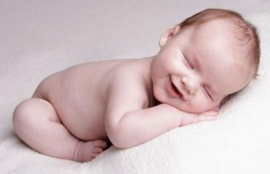 Bé gái 2 tuổi cắn nhiệt kế thủy ngân, hành động của người mẹ được bác sĩ khen ngợi-4