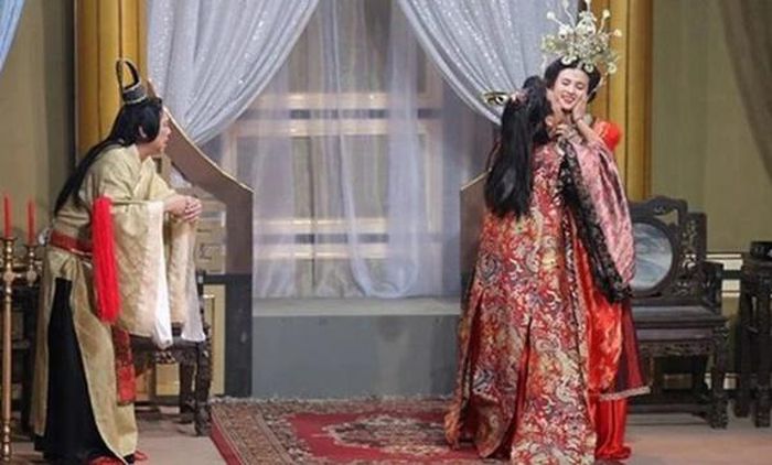 Trường Giang hôn bạn diễn: Hết mình vì nghệ thuật hay quấy rối tình dục?-6