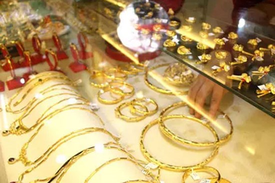 Giá vàng hôm nay 8/6: Áp lực bán tăng mạnh, vàng vẫn đà giảm giá