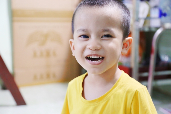 Tâm thư xúc động của người mẹ sau gần 5 năm đi tìm ánh sáng cho con: Ngã quỵ khi nghe bác sĩ báo tin dữ về đôi mắt của con...-4