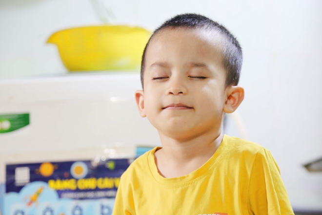 Tâm thư xúc động của người mẹ sau gần 5 năm đi tìm ánh sáng cho con: Ngã quỵ khi nghe bác sĩ báo tin dữ về đôi mắt của con...-6