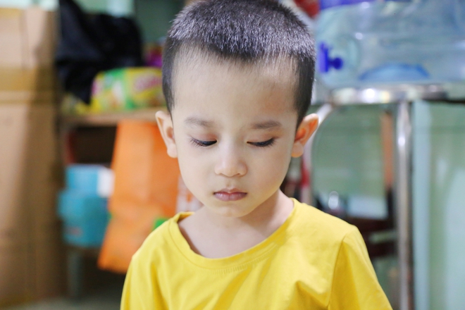 Tâm thư xúc động của người mẹ sau gần 5 năm đi tìm ánh sáng cho con: Ngã quỵ khi nghe bác sĩ báo tin dữ về đôi mắt của con...-12