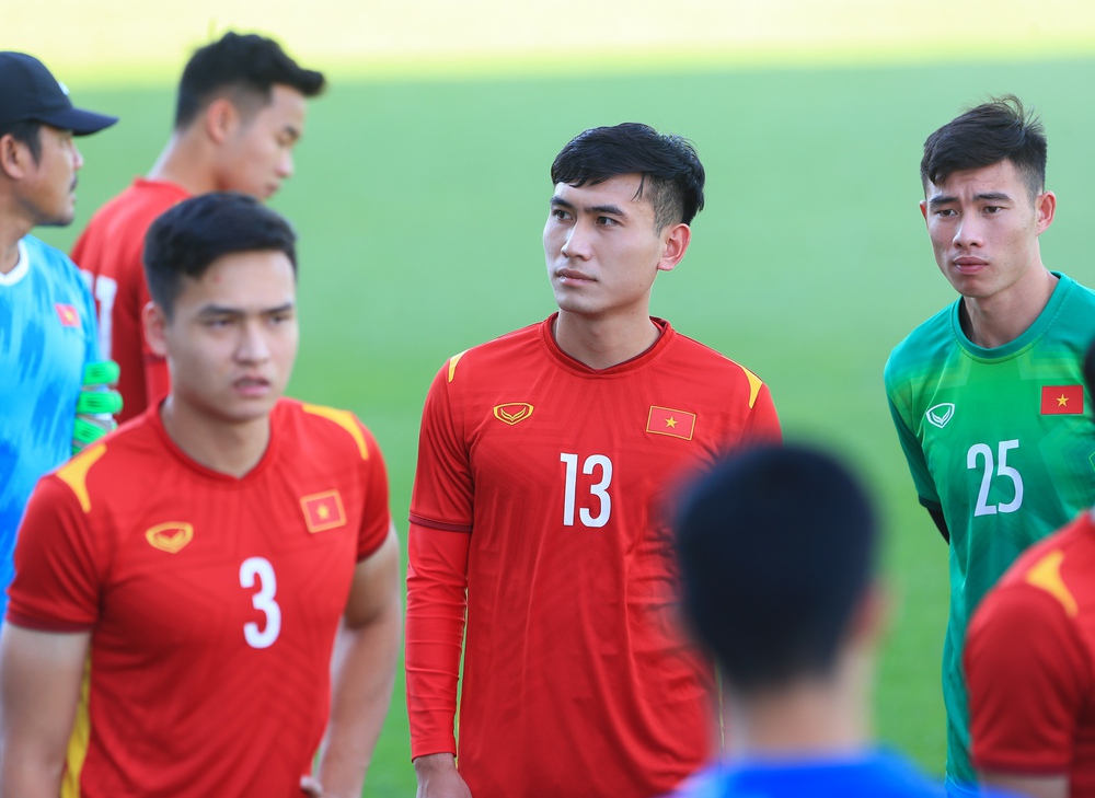 U23 Việt Nam đến nhầm sân tập của U23 Thái Lan trước ngày định đoạt vé vào tứ kết-1
