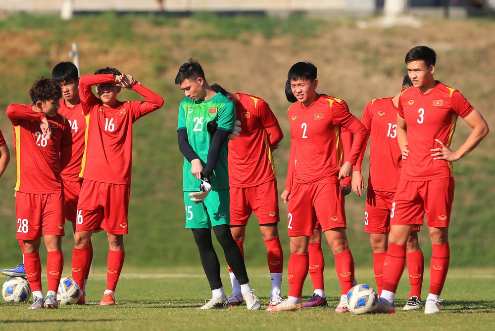 U23 Việt Nam đến nhầm sân tập của U23 Thái Lan trước ngày định đoạt vé vào tứ kết-6