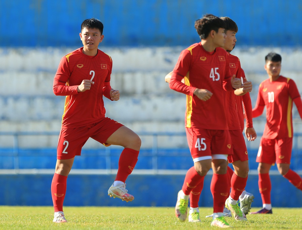 U23 Việt Nam đến nhầm sân tập của U23 Thái Lan trước ngày định đoạt vé vào tứ kết-9