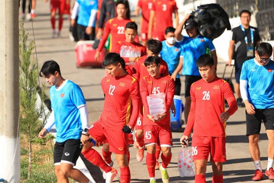 U23 Việt Nam đến nhầm sân tập của U23 Thái Lan trước ngày định đoạt vé vào tứ kết