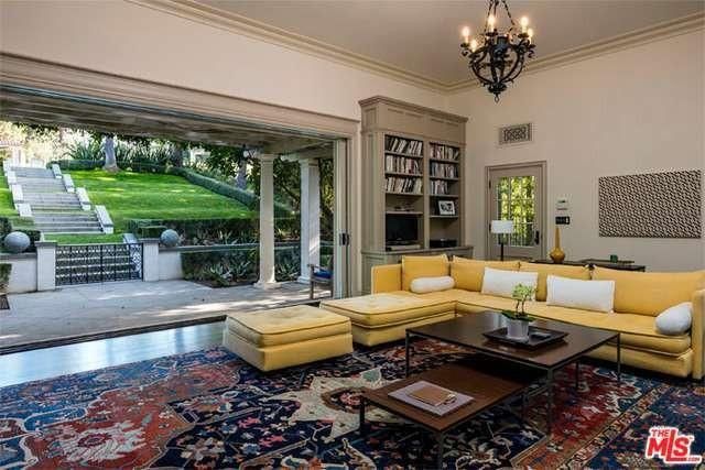 Cận cảnh ngôi nhà trị giá 550 tỷ Angelina Jolie mua đầu tiên sau khi ly hôn Brad Pitt-10