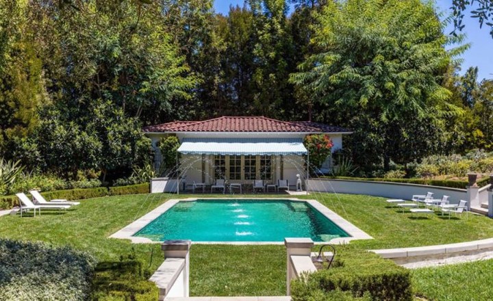 Cận cảnh ngôi nhà trị giá 550 tỷ Angelina Jolie mua đầu tiên sau khi ly hôn Brad Pitt-14