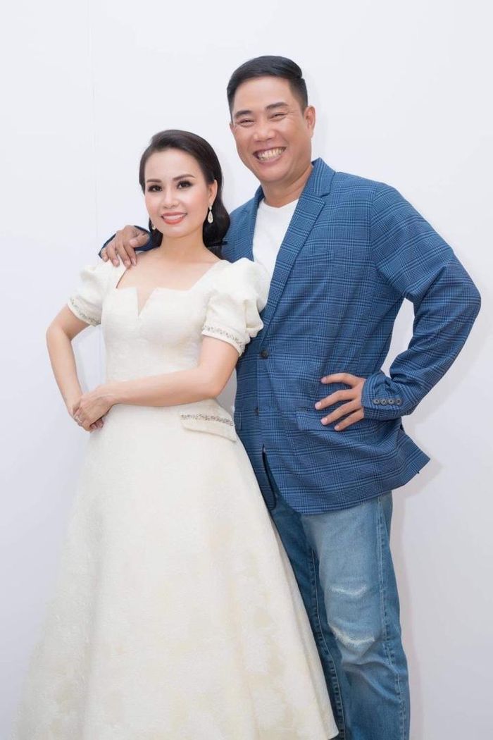 Ca sĩ Cẩm Ly bật khóc, tiết lộ khó hòa hợp với hai con gái-2