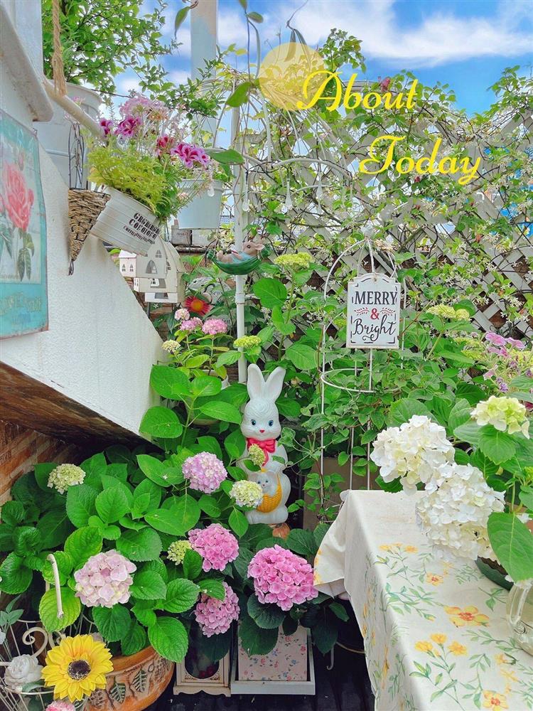 Khu vườn sân thượng 20m² đẹp như vừa bước ra từ trong truyện cổ tích-8