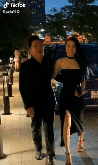 Nhã Phương đụng hàng cả loạt Bông hậu, đến Phạm Hương cũng nằm trong tầm ngắm-1