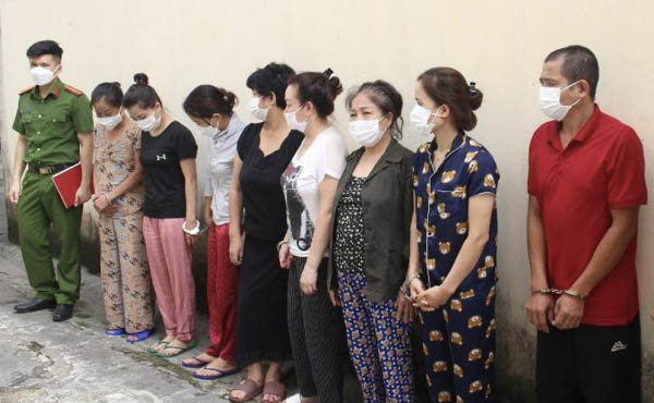 Đường dây đánh bạc giao dịch trên 15 tỷ do bà trùm ở Hà Nội cầm đầu-1