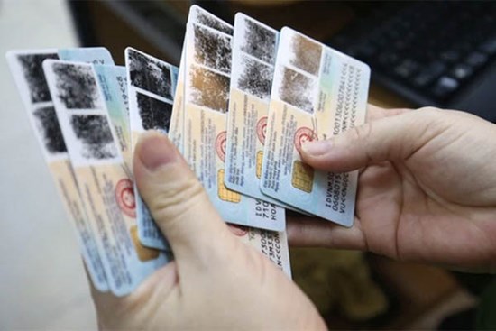 Trả 100 nghìn để chụp hình CMND, CCCD - Chiêu lừa đảo mới chị em cần cảnh giác kẻo gánh nợ thay