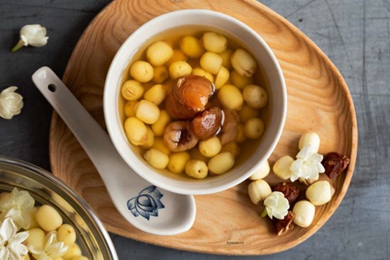 Chị em bỏ túi 2 cách nấu chè long nhãn thanh mát, giải nhiệt mùa hè, đảm bảo người lớn trẻ em đều thích mê