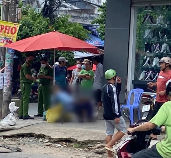 TP.HCM: Người dân quyên góp tiền giúp đỡ nam bảo vệ tử vong trên ghế khi đang giữ xe cho cửa hàng giày dép-2