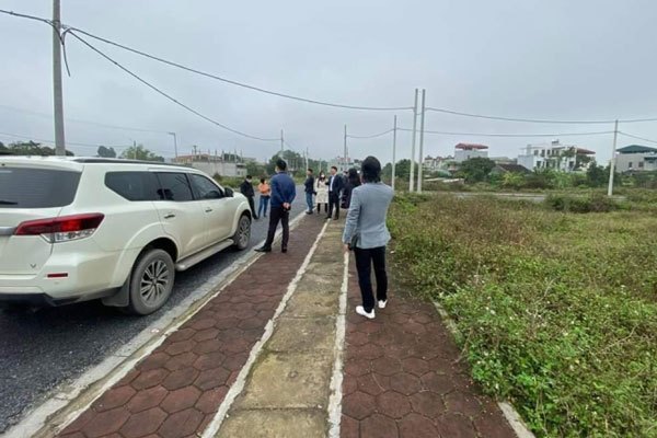 Bỏ nghề lao vào cơn sốt đất, giờ thất nghiệp đi chạy xe ôm-2