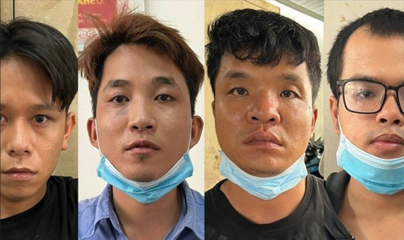 Chủ nhà đuổi bắt 4 tên trộm giữa trưa-1