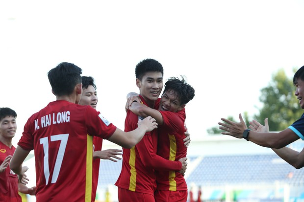 Chùm ảnh: Nhâm Mạnh Dũng đánh đầu xé lưới U23 Malaysia, mở cánh cửa vào tứ kết-7