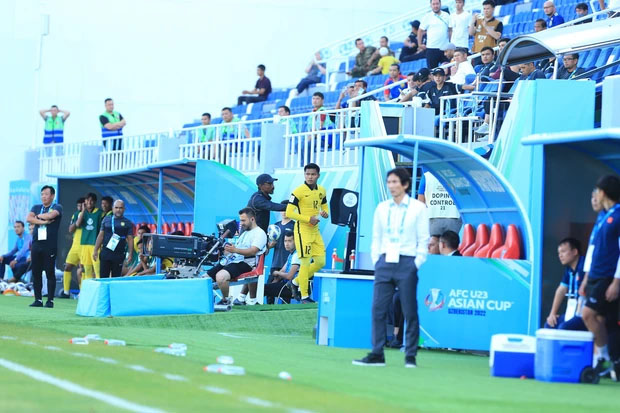 HLV U23 Malaysia: Tôi không hiểu lý do gì mà cầu thủ của tôi nhận thẻ đỏ-2