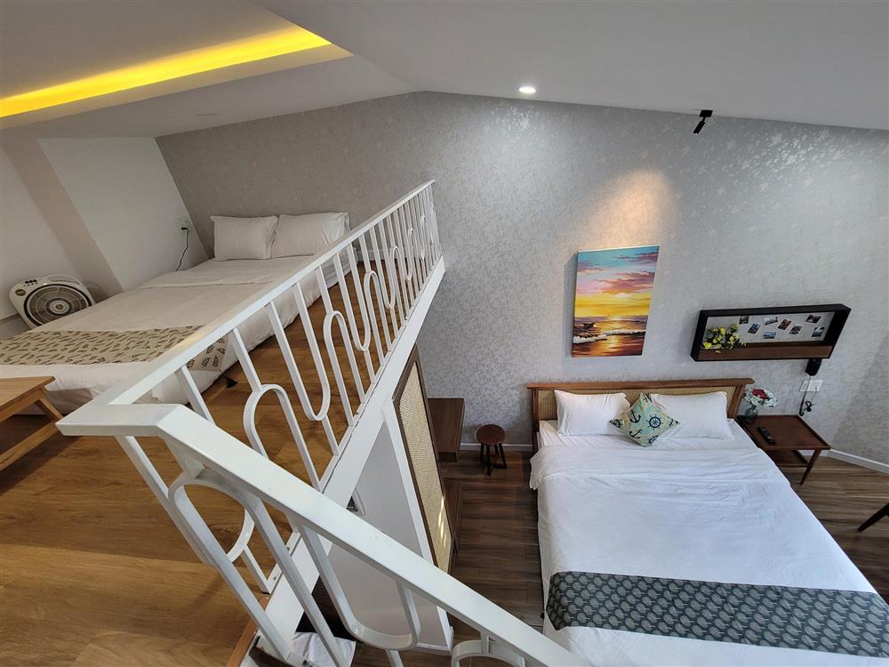 Ngôi nhà mê cung trên mảnh đất méo, xây trong 3 năm với bể bơi vô cực trên nóc-6