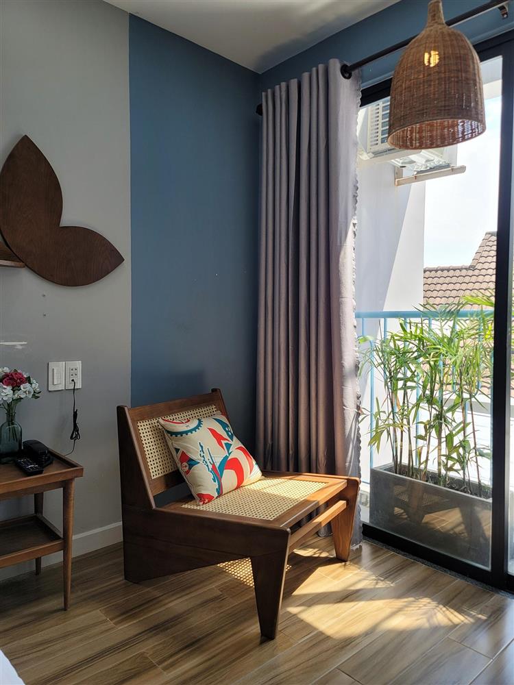 Ngôi nhà mê cung trên mảnh đất méo, xây trong 3 năm với bể bơi vô cực trên nóc-21