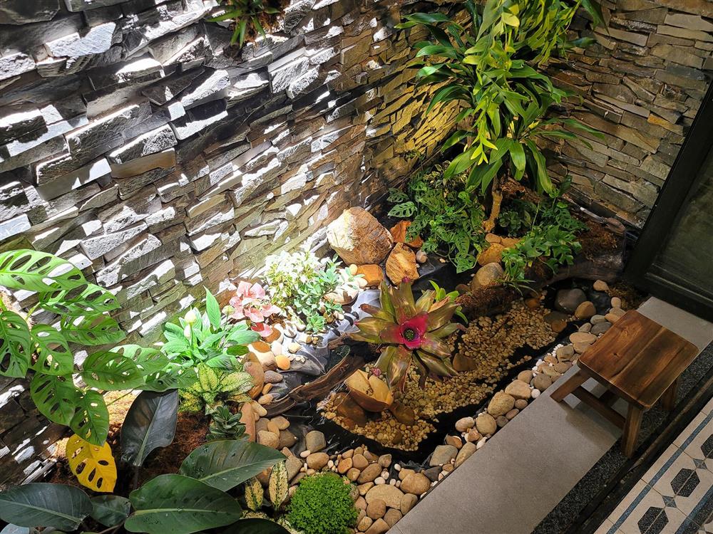 Ngôi nhà mê cung trên mảnh đất méo, xây trong 3 năm với bể bơi vô cực trên nóc-26