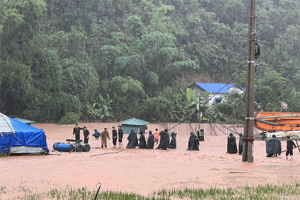 Xác minh vụ bé gái 4 tuổi bị đánh ở khu vui chơi-2