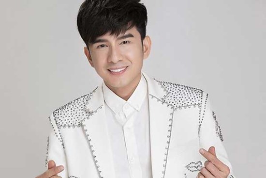 Đan Trường - nam ca sĩ 'trẻ mãi không già' của showbiz Việt