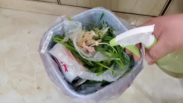 Đừng vứt tàn thuốc lá đi, hãy ngâm chúng trong rượu trắng, tiết kiệm được ối tiền đấy-4