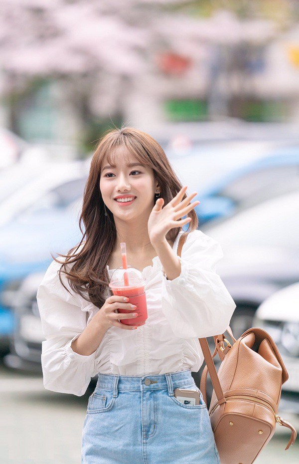 Tìm ra 4 kiểu áo blouse bỏ bùa sao Hàn-7