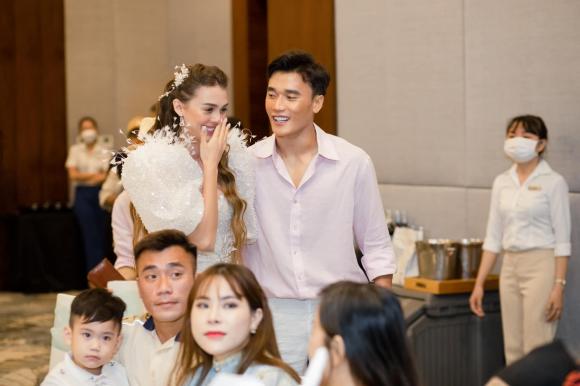 Vợ Bùi Tiến Dũng có chia sẻ đầu tiên sau đám cưới, tiết lộ mẹ ruột không có mặt nhưng đã gửi một món quà vô cùng ý nghĩa-9