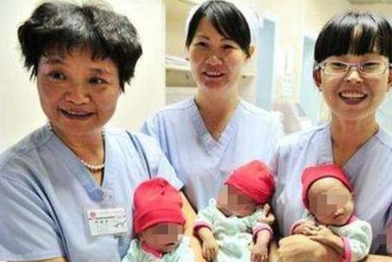 Cưới nhau được 2 năm, tôi bất ngờ mang thai ba, ngày sinh nở mẹ chồng ngã lăn ra đất khi nhìn thấy giới tính của các cháu