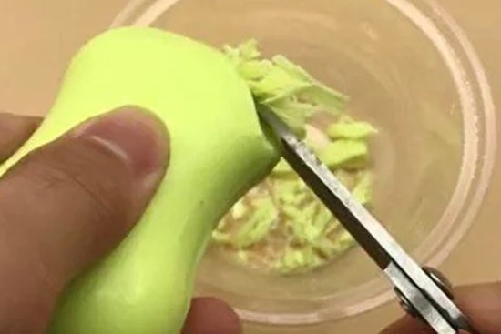 Cục xà bông cắt nhỏ trộn với thứ này để góc nhà, qua 1 đêm hàng trăm con muỗi nổi đen