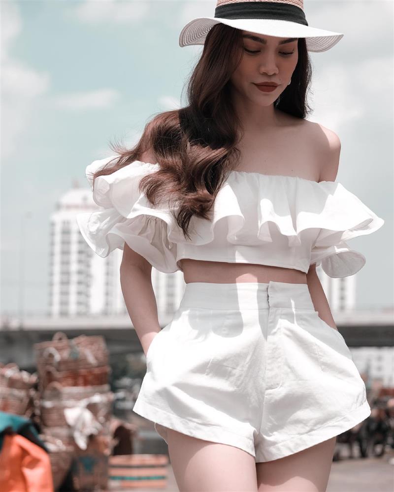 Nhờ mix đồ cao tay, sao Việt 30+ diện quần short vẫn chuẩn thanh lịch và sang chảnh-8