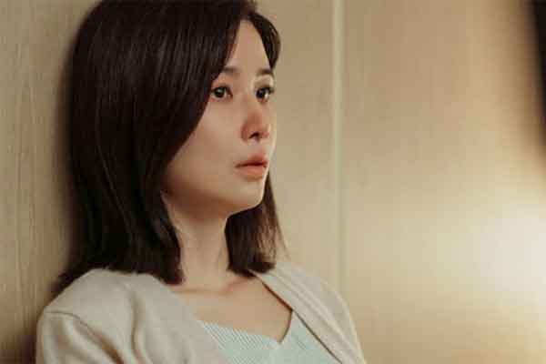 Đi bơi cùng chồng, chỉ muốn ly hôn khi tận mắt chứng kiến những hành động lạ của chồng-1