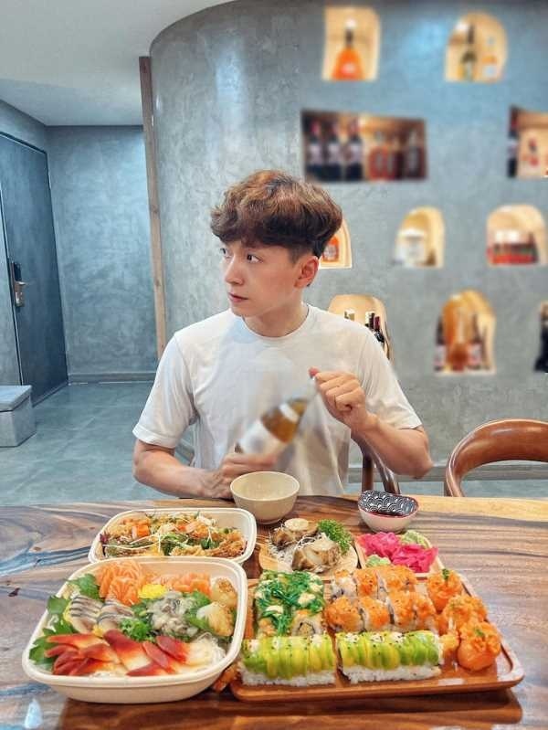 Loạt sao Việt ở biệt thự tiền tấn tiền tạ: Ngô Kiến Huy sở hữu penthouse 22 tỷ, Hoàng Thùy Linh không kém cạnh-5