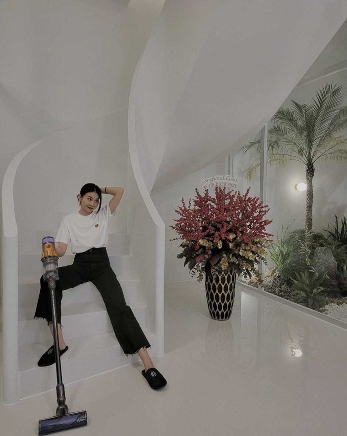 Loạt sao Việt ở biệt thự tiền tấn tiền tạ: Ngô Kiến Huy sở hữu penthouse 22 tỷ, Hoàng Thùy Linh không kém cạnh-11