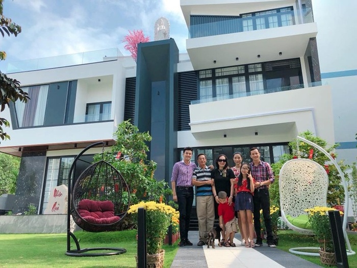 Loạt sao Việt ở biệt thự tiền tấn tiền tạ: Ngô Kiến Huy sở hữu penthouse 22 tỷ, Hoàng Thùy Linh không kém cạnh-17